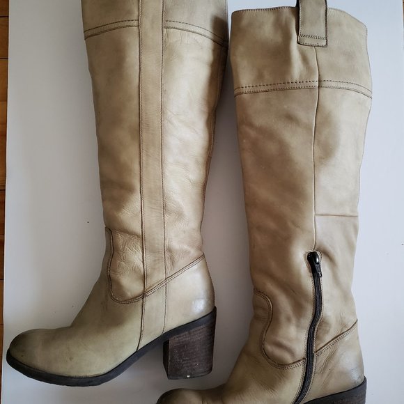 boots - Picture 1 of 2